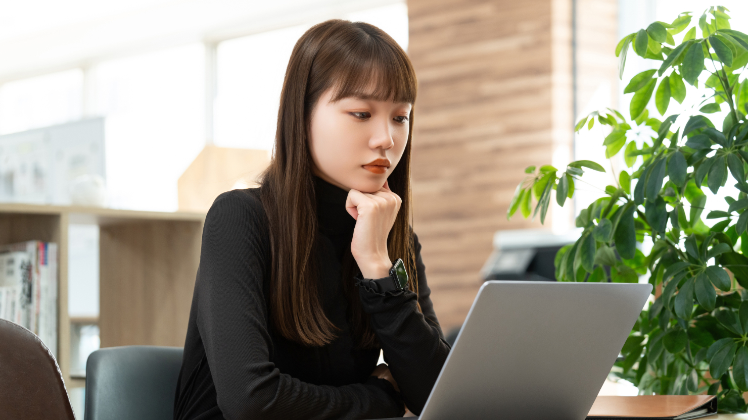 コーディングテストに臨むエンジニアのイメージ